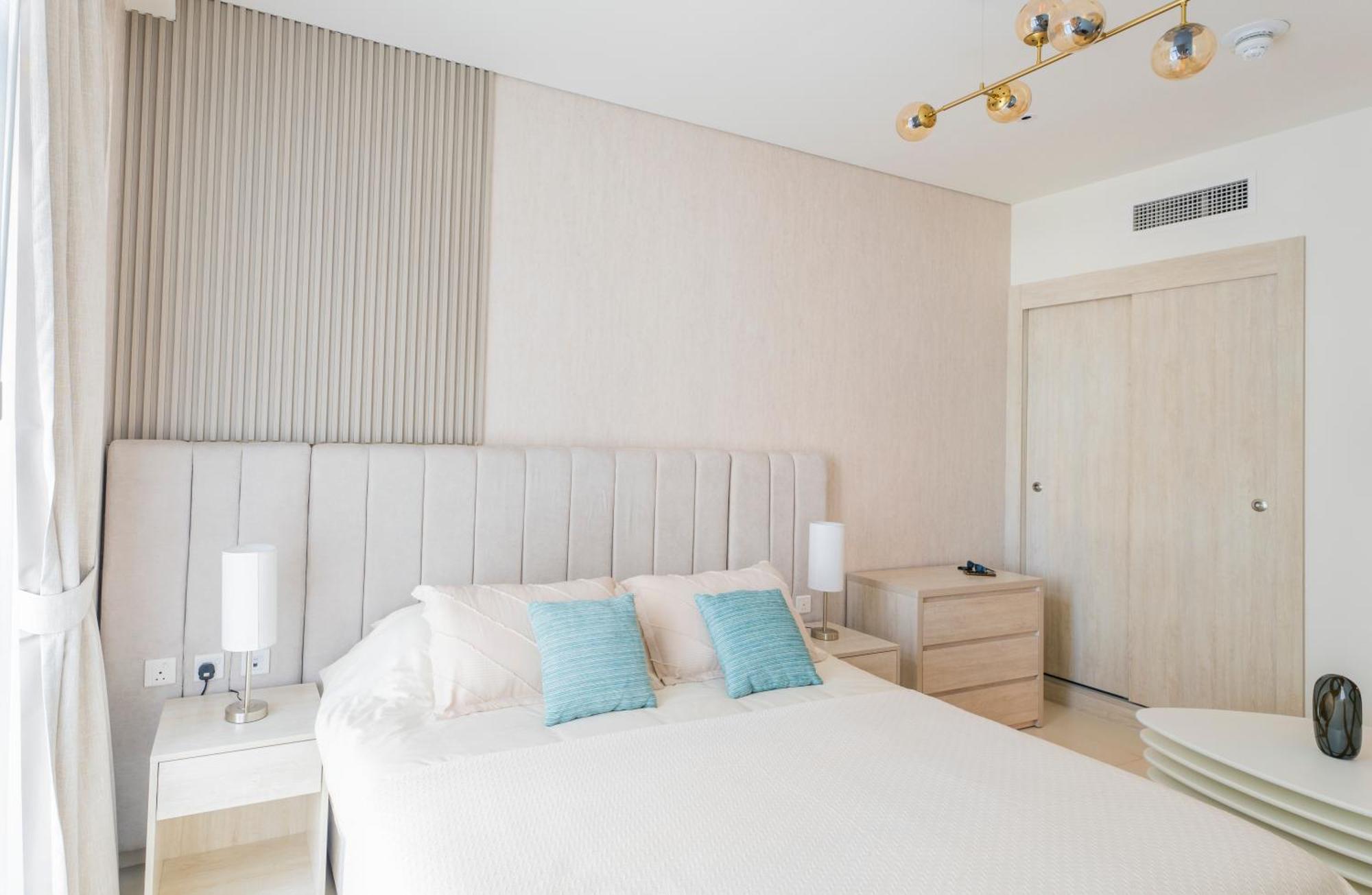 With Pool And Private Access On Palm Jumeirah Appartement Dubai